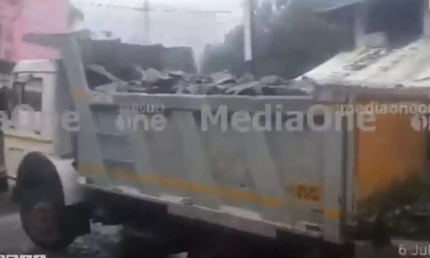 കോഴിക്കോട് നിയന്ത്രണം ലംഘിച്ച് നടത്തിയ ക്വാറി പ്രവർത്തനം നിരോധിച്ചു കോഴിക്കോട് നിയന്ത്രണം ലംഘിച്ച് നടത്തിയ ക്വാറി പ്രവർത്തനം നിരോധിച്ചു