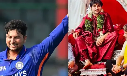 Windies tour: Kuldeep meets Bageshwar Dham Baba and seeks blessings, picture goes viral
