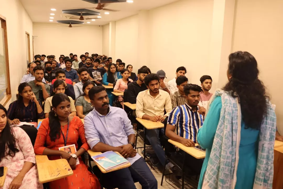 വിദ്യാഭ്യാസയോഗ്യത എന്തുമായിക്കോട്ടെ; ഒരു നല്ല ജോലിനേടാന്‍ എന്ത് ചെയ്യണം?