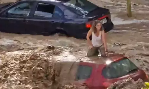 സ്പെയിനിൽ കനത്തമഴയെ തുടർന്നുണ്ടായ പ്രളയത്തിൽ നിരവധിയാളുകൾ ഒറ്റപ്പെട്ടു