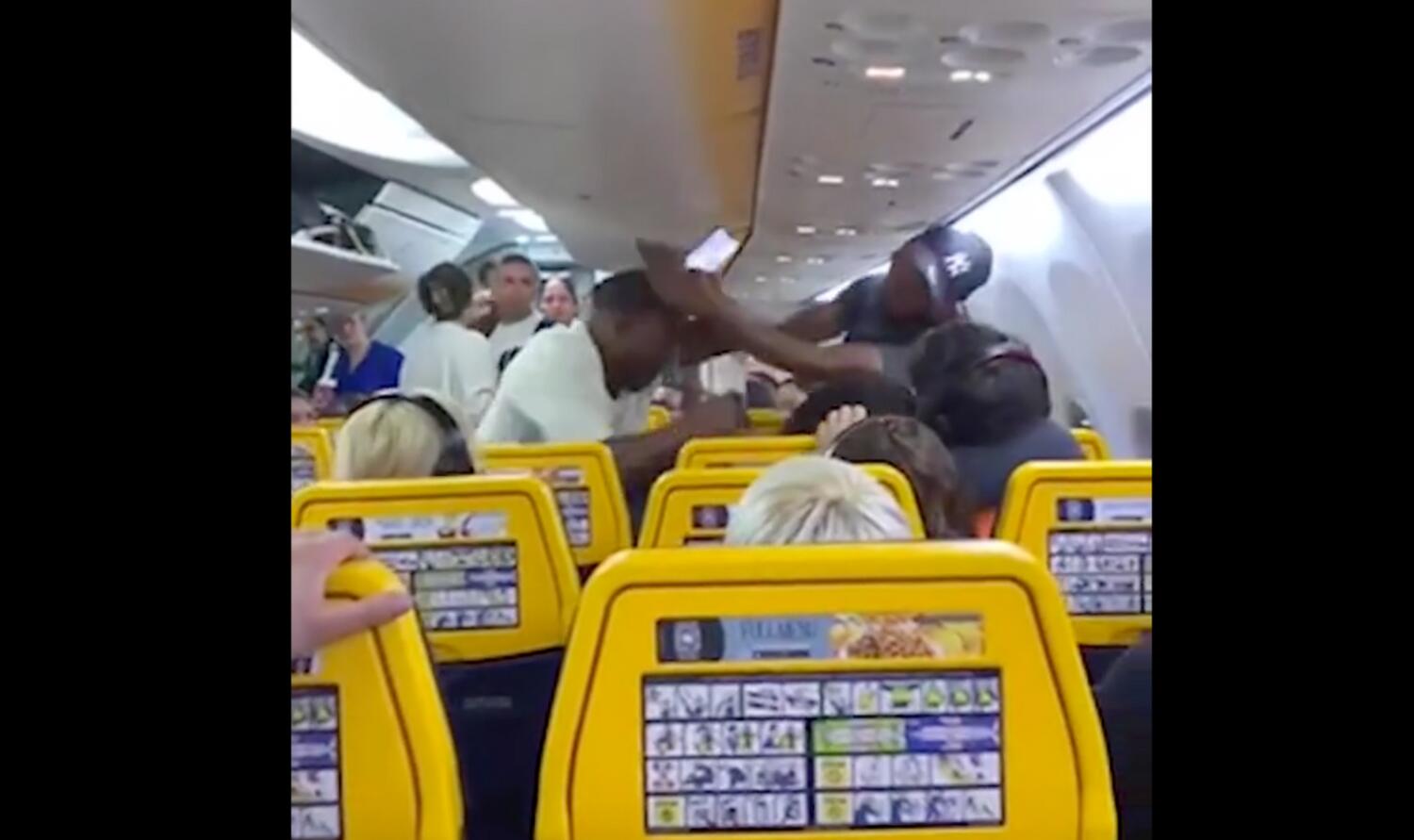 Brawl breaks out on flight