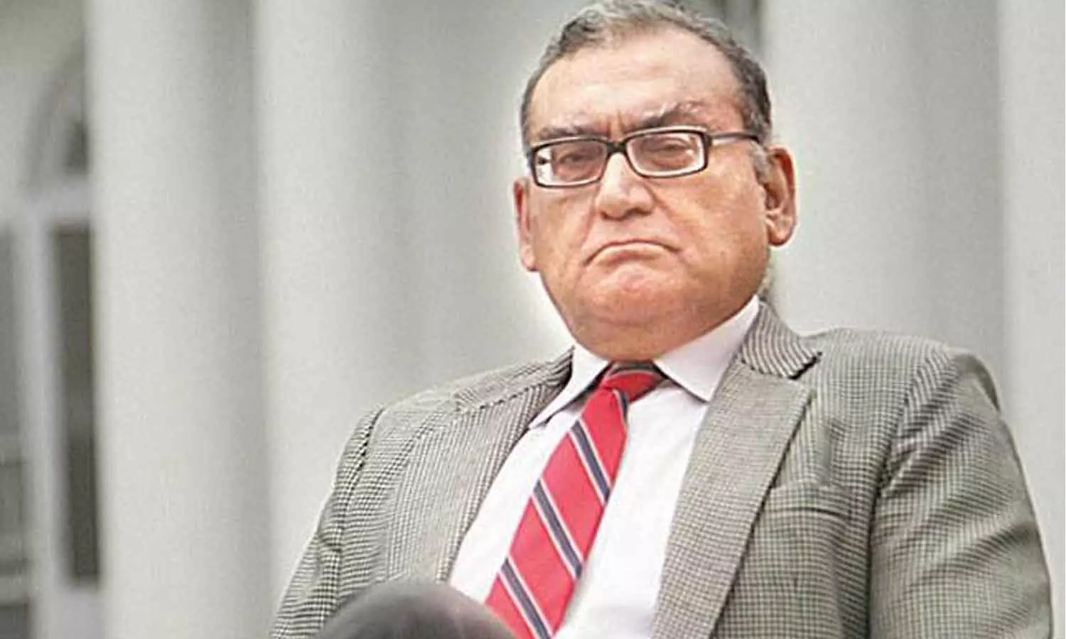 Katju against government on plus one seat crisis Katju against government on plus one seat crisis