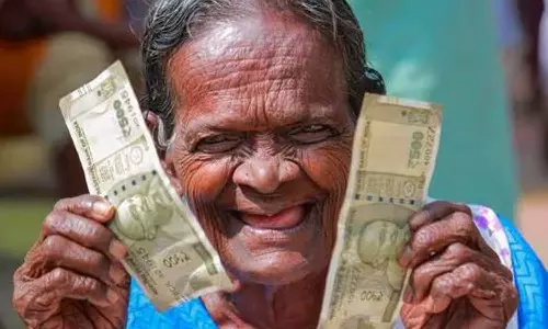 ക്ഷേമ പെൻഷൻ വിതരണം ജൂലൈ 14 മുതൽ; ധനവകുപ്പ് 768 കോടി രൂപ അനുവദിച്ചു