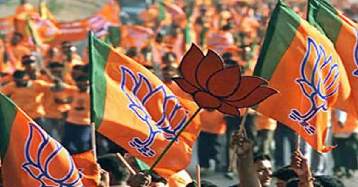 BJP may drop a quarter of 62 MPs in 2024 election in uttar pradesh BJP may drop a quarter of 62 MPs in 2024 election in uttar pradesh