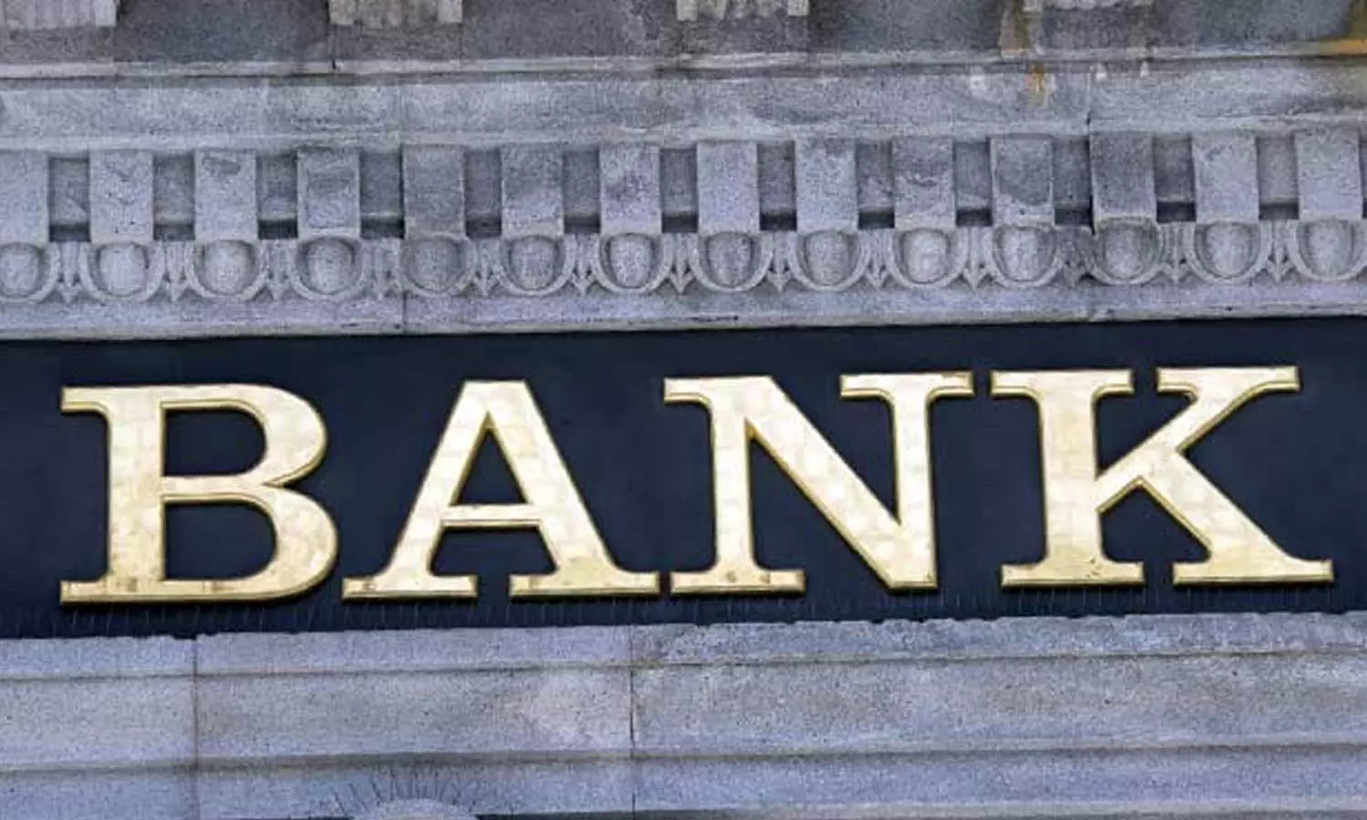 Another Manipur bank looted, computers and electronic items stolen,manipur violence,മണിപ്പൂര്‍ കലാപം,മണിപ്പൂരില്‍ ബാങ്ക് കൊള്ള, മണിപ്പൂരില്‍ വന്‍ ബാങ്ക് കൊള്ള,