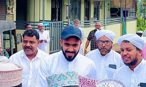 Shihab Chotoor, who completed Hajj after walking for 370 days and covering 8600 km, was welcomed in his hometown.