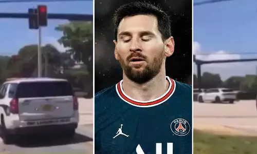 Lionel Messi narrowly escapes serious car accident after driving through red light, Lionel Messi narrowly escapes car accident, Lionel Messi violates red light, Lionel Messi