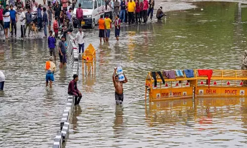 ഡൽ​​ഹി വെളളക്കെട്ട് തുടരുന്നു; അടുത്ത രണ്ട് ദിവസവും മഴയ്ക്ക് സാധ്യത