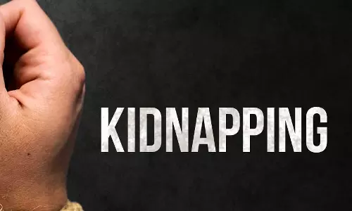 യുവതിയെ ഭർത്താവിന്റെ ബന്ധുവീട്ടിൽ നിന്ന് തട്ടിക്കൊണ്ടുപോയി; രണ്ട് യൂത്ത് കോൺഗ്രസ് നേതാക്കൾക്കെതിരെ കേസ്