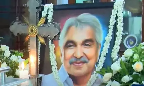 Oommen Chandy,Thiruvananthapuram,RIPOommen Chandy,ഉമ്മന്ചാണ്ടിക്ക് വിട,ഉമ്മന്ചാണ്ടിയെകാത്ത് പുതുപ്പള്ളി,ഉമ്മന്ചാണ്ടി പുതുപ്പള്ളിയിലേക്ക്,ഉമ്മന്ചാണ്ടി അന്തരിച്ചു,ഉമ്മന്ചാണ്ടി,breaking news malayalam,ബ്രേക്കിങ് ന്യൂസ് മലയാളം Oommen Chandy,Thiruvananthapuram,RIPOommen Chandy,ഉമ്മന്ചാണ്ടിക്ക് വിട,ഉമ്മന്ചാണ്ടിയെകാത്ത് പുതുപ്പള്ളി,ഉമ്മന്ചാണ്ടി പുതുപ്പള്ളിയിലേക്ക്,ഉമ്മന്ചാണ്ടി അന്തരിച്ചു,ഉമ്മന്ചാണ്ടി,breaking news malayalam,ബ്രേക്കിങ് ന്യൂസ് മലയാളം