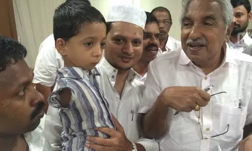 കാലുകൊണ്ട് എഴുതിയ കത്തിൽ ഉമ്മൻചാണ്ടിയുടെ ഇടപെടൽ: ആസിമിന് കരുത്തായതും ആ കരുതൽ