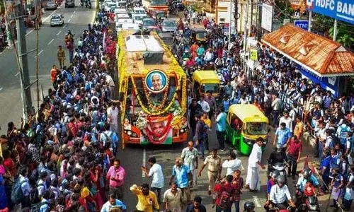 ഉത്തരവുണ്ടെങ്കിൽ രാത്രിയിലും സംസ്കാര ചടങ്ങുകൾ നടത്തും: പുതുപ്പള്ളി പള്ളി വികാരി
