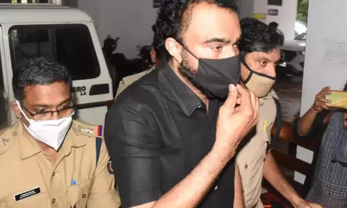 പോക്സോ കേസ്: വിചാരണ കോടതി വിധിക്കെതിരെ മോൻസൻ മാവുങ്കൽ ഹൈക്കോടതിയിൽ