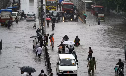 കനത്ത മഴ; ഹിമാചലിൽ മിന്നൽപ്രളയം, ഉത്തരാഖണ്ഡിൽ ദേശീയപാത ഒലിച്ചുപോയി