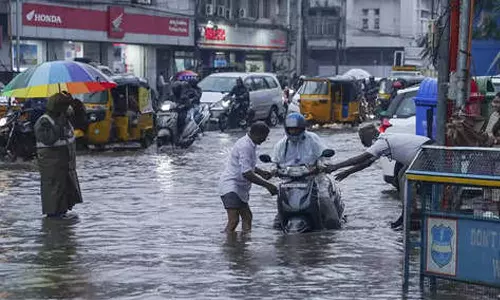 rain gujarat,Mumbai Rains,Heavy Rains Across india,latest national news,രാജ്യത്ത് പരക്കെ മഴക്ക് സാധ്യത,ഗുജറാത്തില്‍ പ്രളയ സാധ്യത,റെഡ് അലര്‍ട്ട്