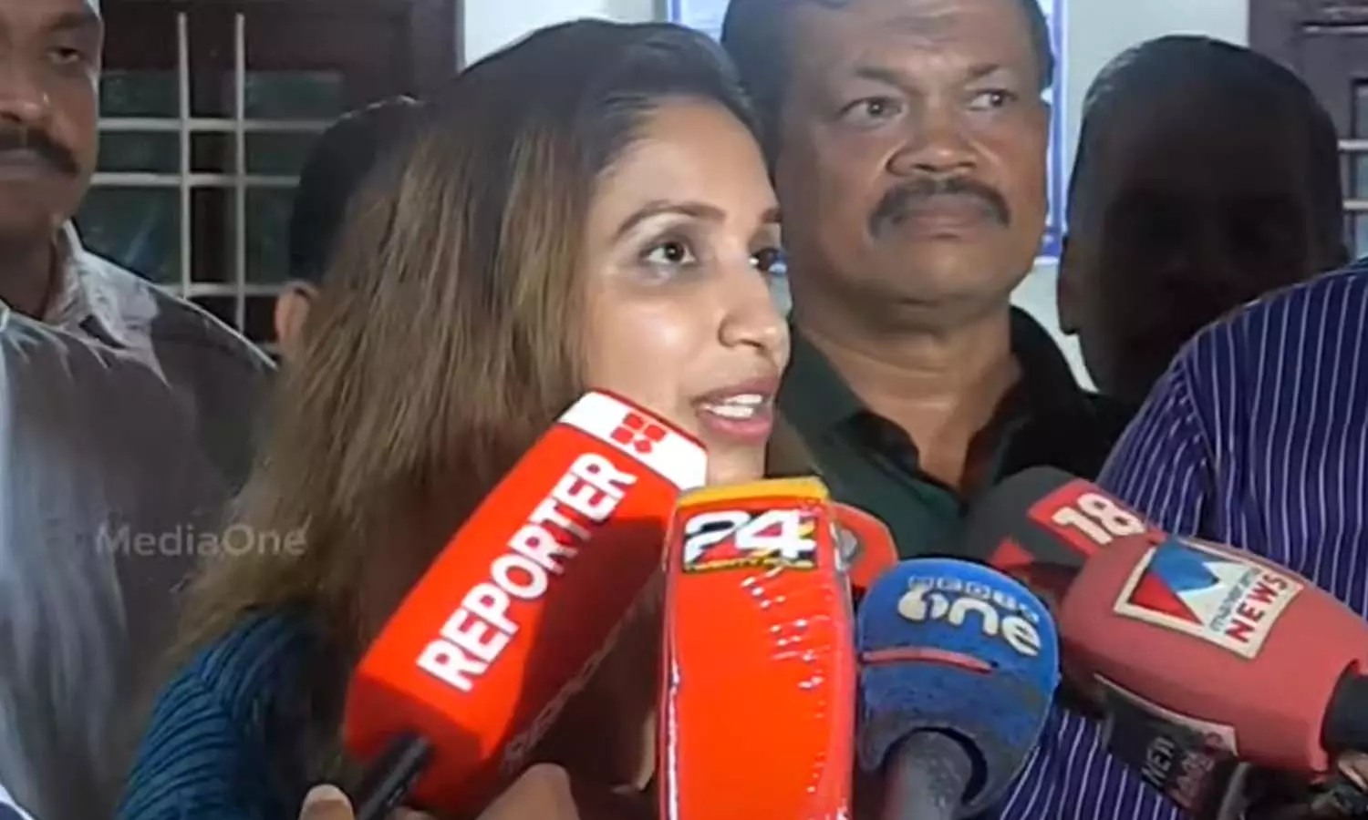 ചാണ്ടി ഉമ്മൻ യോഗ്യൻ, രാഷ്ട്രീയത്തിലേക്കില്ല: അച്ചു ഉമ്മൻ