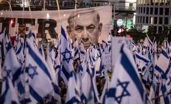 വിവാദ ജുഡീഷ്യൽ ബില്ലിനെതിരെ ഇസ്രായേലിൽ പ്രതിഷേധം ശക്തം; നെതന്യാഹു ആശുപത്രിയിൽ വിവാദ ജുഡീഷ്യൽ ബില്ലിനെതിരെ ഇസ്രായേലിൽ പ്രതിഷേധം ശക്തം; നെതന്യാഹു ആശുപത്രിയിൽ