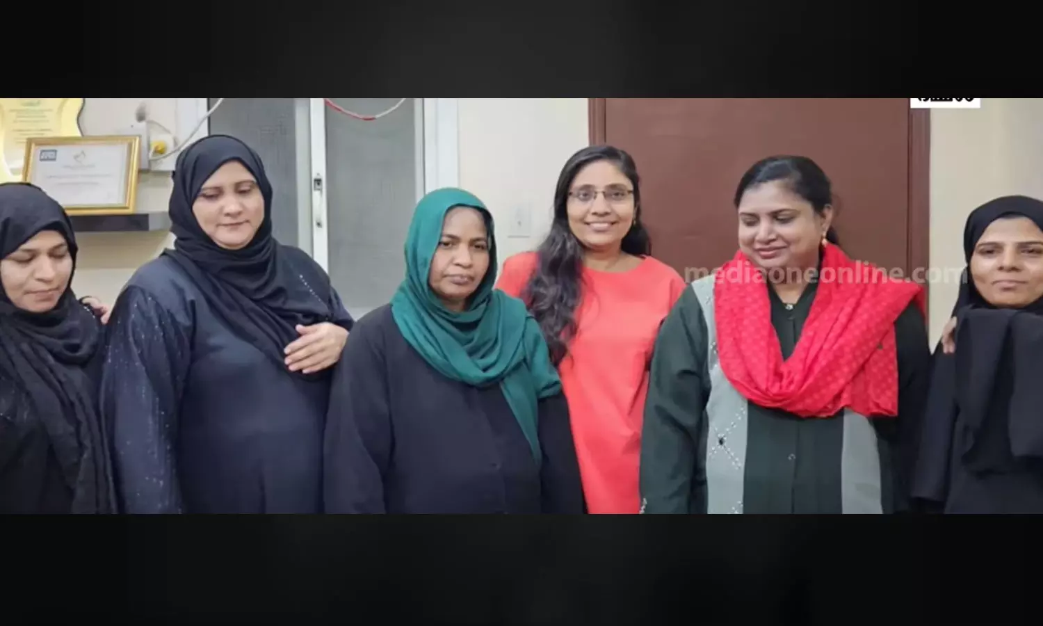 വീട്ടുജോലിക്കെത്തി ദുരിതത്തിലായ അഞ്ച് ഗദ്ദാമമാര്‍ നാട്ടിലേക്ക് മടങ്ങി; രണ്ട് പേര്‍ മലയാളികള്‍