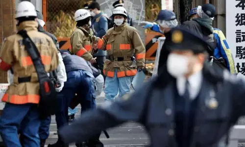 ജപ്പാനിൽ ട്രെയിനിലുണ്ടായ കത്തിക്കുത്തിൽ മൂന്ന് പേർക്ക് പരിക്കേറ്റു