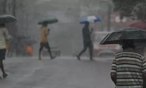 rain keralarain kerala,monsoon in kerala,red or orange alert,കേരളത്തില്‍ വ്യാപക മഴ,മഴകനക്കും,റെഡ് അലര്‍ട്ടില്ല,latest malayalam news