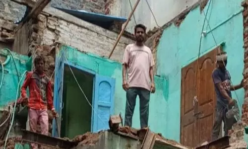 ഡി.ജെയും ബാന്റ് മേളവുമായി മധ്യപ്രദേശിൽ മുസ്‌ലിം കുടുംബത്തിന്റെ വീട് ബുൾഡോസർ ഉപയോഗിച്ച് തകർത്തു