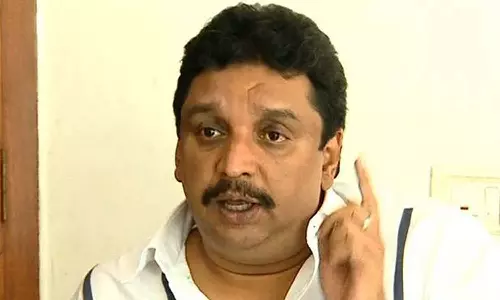 ഉമ്മൻചാണ്ടിയോടുള്ള സ്നേഹമല്ല, സ്ഥാനാർഥി ചർച്ചക്ക് പിന്നിൽ മറ്റ് താൽപര്യങ്ങളെന്ന് ഷിബു ബേബി ജോൺ