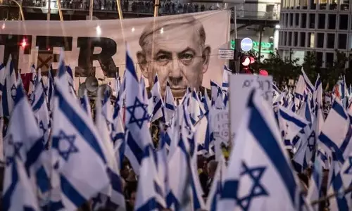 വിവാദ ജുഡീഷ്യൽ ബില്ലിനെതിരെ ഇസ്രായേലിൽ പ്രതിഷേധം ശക്തം; നെതന്യാഹു ആശുപത്രിയിൽ വിവാദ ജുഡീഷ്യൽ ബില്ലിനെതിരെ ഇസ്രായേലിൽ പ്രതിഷേധം ശക്തം; നെതന്യാഹു ആശുപത്രിയിൽ