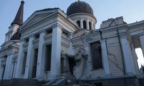 യുക്രൈനിൽ റഷ്യൻ മിസൈൽ ആക്രമണം; ഒഡെസയിൽ ചരിത്ര സ്മാരകങ്ങൾക്ക് കേടുപാട്