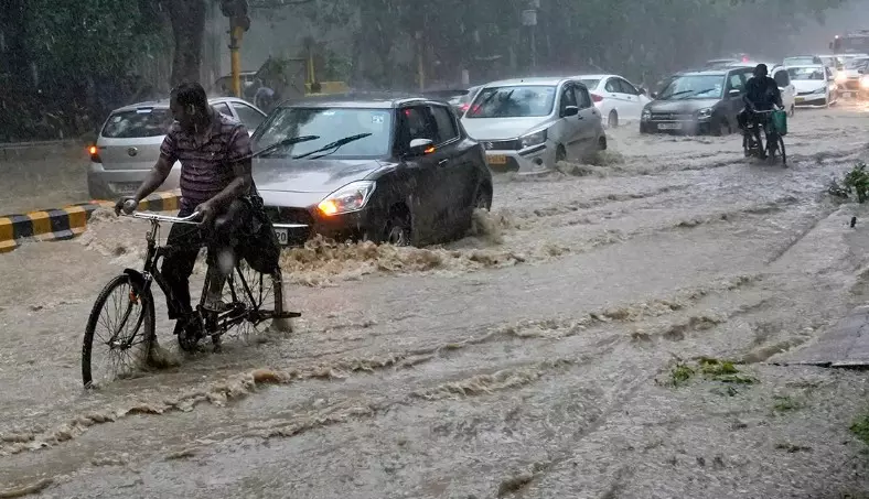 പശ്ചിമഘട്ടത്തിൽ കനത്ത മഴ, ഉഡുപ്പിയിൽ രണ്ട് പേർ മുങ്ങിമരിച്ചു; ഉത്തരേന്ത്യയിൽ മഴക്കെടുതി രൂക്ഷം