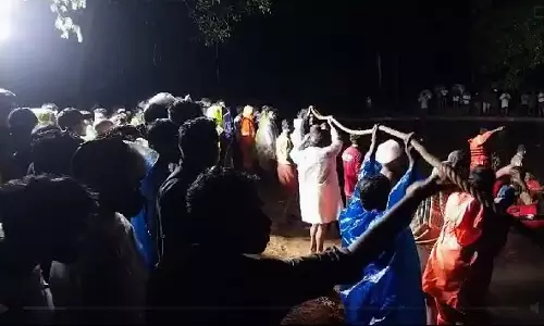 ബാലുശ്ശേരി കോട്ടനടപ്പുഴയിൽ യുവാവിനെ കാണാതായി; ഫയർഫോഴ്സ് തെരച്ചിൽ തുടരുന്നു ബാലുശ്ശേരി കോട്ടനടപ്പുഴയിൽ യുവാവിനെ കാണാതായി; ഫയർഫോഴ്സ് തെരച്ചിൽ തുടരുന്നു