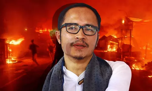 മണിപ്പൂരില്‍ യുവതികളെ നഗ്നരാക്കി നടത്തിച്ചു