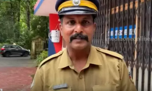 വീട്ടമ്മക്ക് നെഞ്ചുവേദന; രക്ഷകനായത് പാസ്പോര്‍ട്ട് വെരിഫിക്കേഷനെത്തിയ പൊലീസ് ഉദ്യോഗസ്ഥൻ