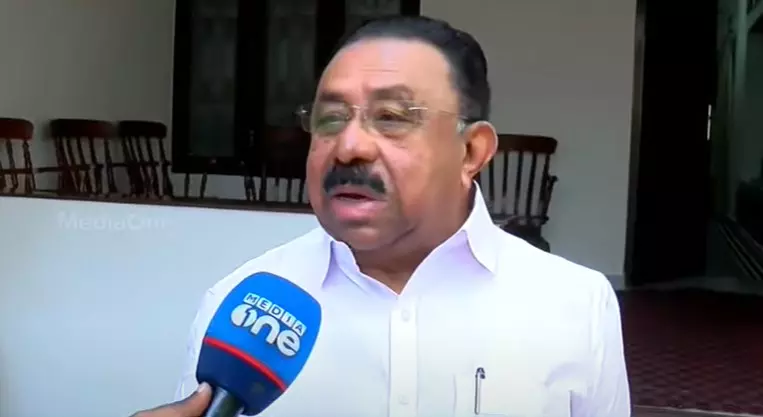 മൈക്ക് തകരാറിലായ സംഭവം; രാജാവിനേക്കാൾ വലിയ രാജഭക്തിയാണ് കേസെടുത്ത പൊലീസിനെന്ന് എം.എം.ഹസൻ