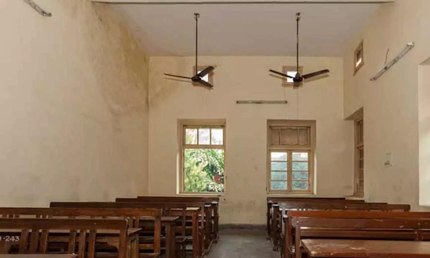 Indore collector,Madhya Pradesh Students Walk 20 Km Over Mismanagement At School,Madhya Pradesh Students ,കലക്ടര്ക്ക് പരാതി നല്കാന് 20 കിലോമീറ്റര് നടന്ന് വിദ്യാര്ഥികള്,latest malayalam news,latest national news Indore collector,Madhya Pradesh Students Walk 20 Km Over Mismanagement At School,Madhya Pradesh Students ,കലക്ടര്ക്ക് പരാതി നല്കാന് 20 കിലോമീറ്റര് നടന്ന് വിദ്യാര്ഥികള്,latest malayalam news,latest national news