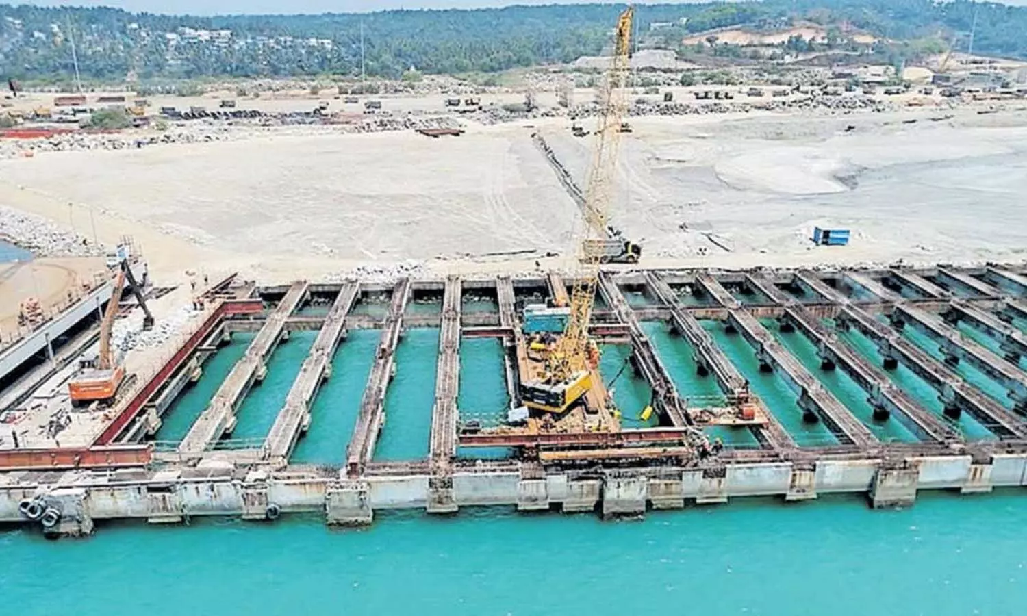 വിഴിഞ്ഞം തുറമുഖം: നിർമാണ പുരോഗതി വിലയിരുത്താൻ അവലോകന യോഗം