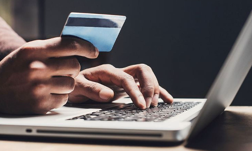 സൗദിയിൽ ഇലക്ട്രോണിക് തൊഴിൽ കരാർ നിർബന്ധം; പാലിക്കാത്ത സ്ഥാപനങ്ങളുടെ സേവനങ്ങൾ നിർത്തി