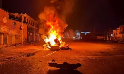 മണിപ്പൂരിൽ സമാധാനശ്രമം; കുകി, മെയ്തെയ് വിഭാഗങ്ങളുമായി കേന്ദ്രം ചർച്ച നടത്തി