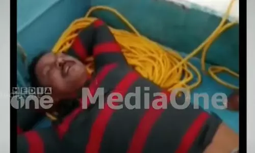 മുതലപ്പൊഴിയിൽ ശക്തമായ കടൽക്ഷോഭം; വള്ളം മറിഞ്ഞ് മത്സ്യത്തൊഴിലാളിക്ക് പരിക്ക്