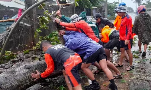 China prepares to face typhoon Doksuri; Schools and businesses were closed