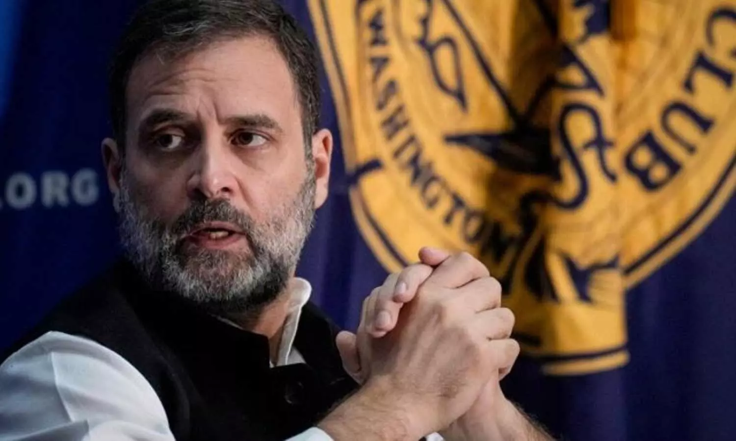 ഇരയുടെ മാതാപിതാക്കള്ക്കൊപ്പമുള്ള ഫോട്ടോ പ്രചരിപ്പിച്ചു; രാഹുൽ ഗാന്ധിക്കെതിരെ കടുത്ത നിലപാടുമായി ദേശീയ ബാലാവകാശ കമ്മീഷൻ ഇരയുടെ മാതാപിതാക്കള്ക്കൊപ്പമുള്ള ഫോട്ടോ പ്രചരിപ്പിച്ചു; രാഹുൽ ഗാന്ധിക്കെതിരെ കടുത്ത നിലപാടുമായി ദേശീയ ബാലാവകാശ കമ്മീഷൻ