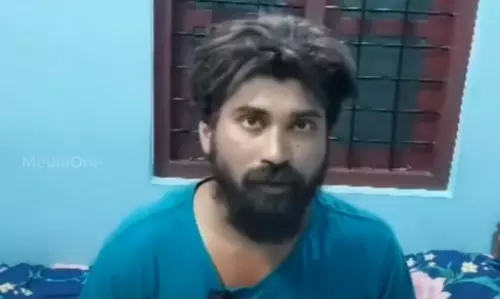 വഴിയോരക്കച്ചവടക്കാരന് ക്രൂരമർദനം; സിപിഎം നേതാവ് അടക്കം ആറ് പേർക്കെതിരെ കേസ് വഴിയോരക്കച്ചവടക്കാരന് ക്രൂരമർദനം; സിപിഎം നേതാവ് അടക്കം ആറ് പേർക്കെതിരെ കേസ്