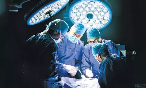 Doctor in Uttar Pradesh removes uterus instead of gall bladder,Varanasi, stones in gall bladder,removes uterus instead of gall bladder,latest national news,പിത്താശയത്തിലെ കല്ല് നീക്കം ചെയ്യാനെത്തിയ യുവതിയുടെ ഗർഭപാത്രം നീക്കം ചെയ്തു,ഡോക്ടര്‍ക്കെതിരെ കേസ്,