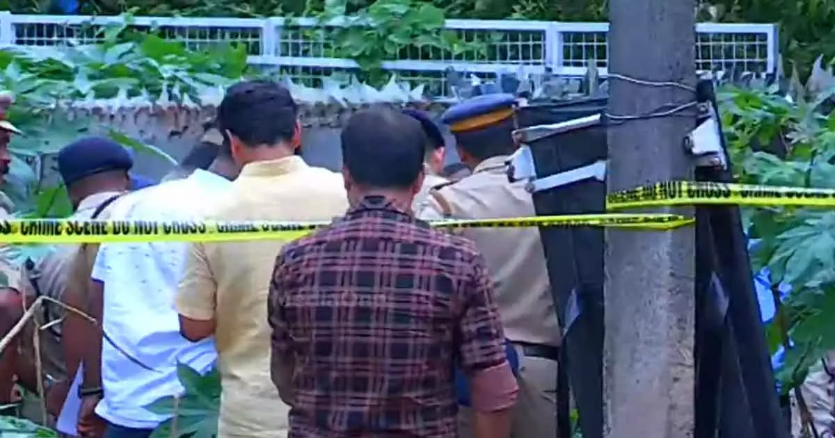 Aluva five year old girl cremation today Aluva five year old girl cremation today