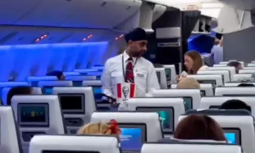 ഭക്ഷണം വിളമ്പുന്നതിൽ പ്രയാസം നേരിട്ടു; യാത്രക്കാർക്ക് കെ.എഫ്.സി വിളമ്പി ബ്രിട്ടീഷ് എയർവേയ്‌സ്