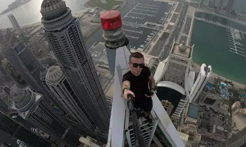 French daredevil ,Hong Kong,Daredevil known for his high-rise stunts dies after falling from 68th floor,കെട്ടിടത്തിന്റെ 68-ാം നിലയിൽ നിന്ന് വീണ് ഫ്രഞ്ച് സാഹസികന് ദാരുണാന്ത്യം, French daredevil ,Hong Kong,Daredevil known for his high-rise stunts dies after falling from 68th floor,കെട്ടിടത്തിന്റെ 68-ാം നിലയിൽ നിന്ന് വീണ് ഫ്രഞ്ച് സാഹസികന് ദാരുണാന്ത്യം,