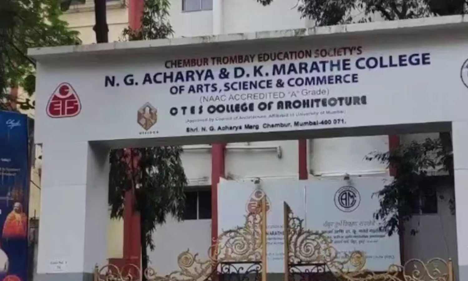 students wearing burqa students wearing burqa