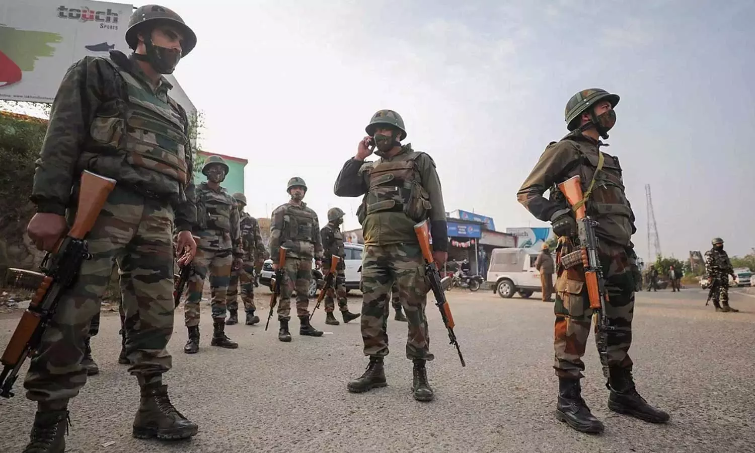 17 people injured in the encounter with the army in Manipur, Clashes in Manipur, Manipur violence 17 people injured in the encounter with the army in Manipur, Clashes in Manipur, Manipur violence