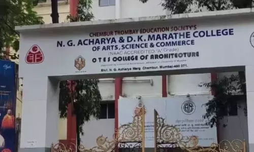 students wearing burqa