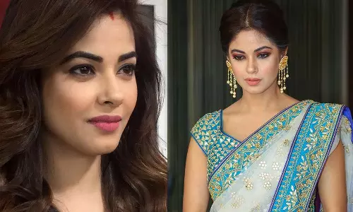 ഇറ്റലിയും ഫ്രാൻസും ബിജെപിയാണോ ഭരിക്കുന്നത്? അവിടെയും കലാപങ്ങളില്ലേ; നടി മീര ചോപ്ര ഇറ്റലിയും ഫ്രാൻസും ബിജെപിയാണോ ഭരിക്കുന്നത്? അവിടെയും കലാപങ്ങളില്ലേ; നടി മീര ചോപ്ര