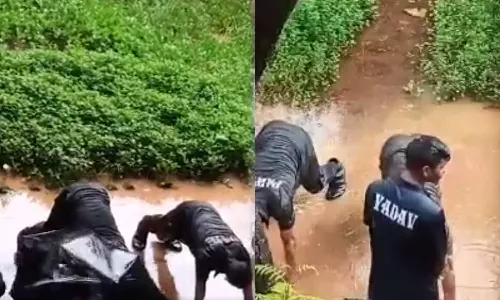 Maharashtra,muddy soil,viral Video, Joshi Bedekar College in Thane, NCC training sessions,ചെളിവെള്ളത്തിൽ തലകുത്തി പുഷ് അപ്പ്; എൻ.സി.സി പരിശീലനത്തിനിടെ ക്രൂർമർദനം, വീഡിയോ പുറത്ത്,